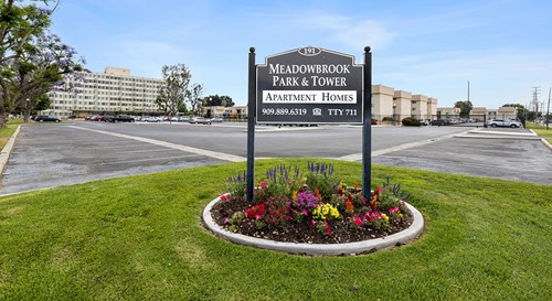 Image of Meadowbrook Apartments (2)