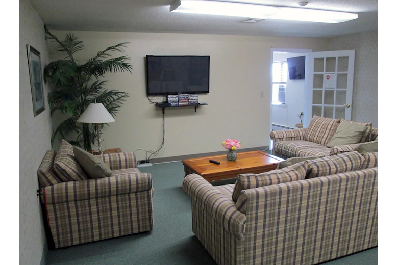 Image of Franklin Square Manor (3)