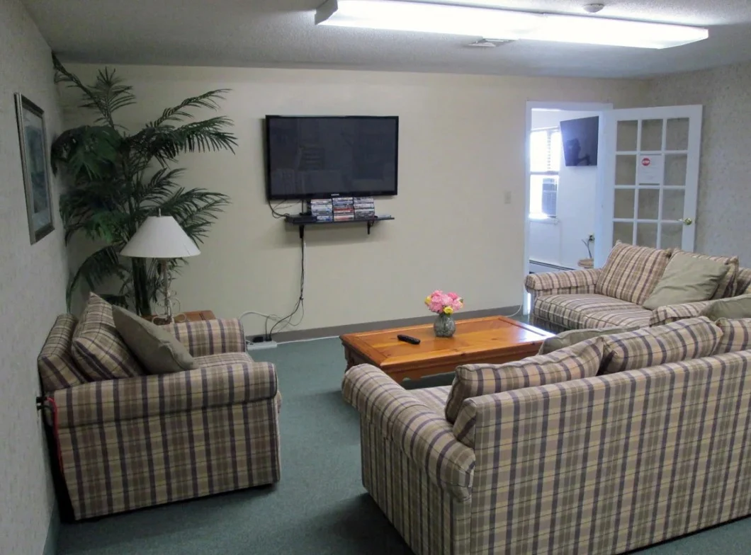 Image of Franklin Square Manor (3)