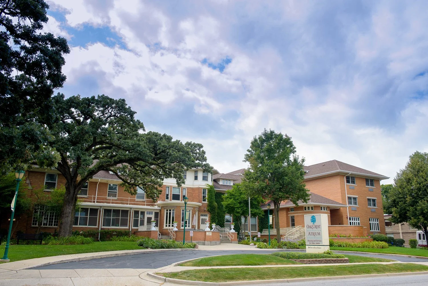 Image of Atrium at Oak Crest Residence (1)