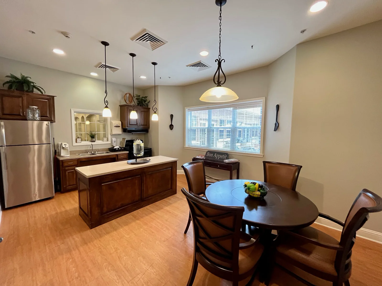 Image of Creekside Alzheimer's Special Care Center (5)