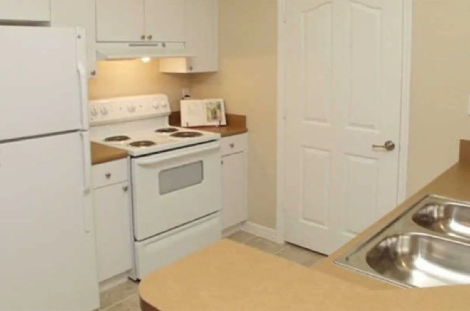 Image of Centro Place Senior (4)