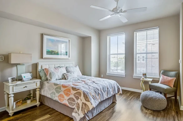 Image of Merrill Gardens at Madison (6)