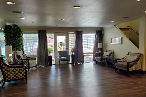 Avamere at Park Place senior living community offering assisted living and respite care in Tigard, OR, common sitting area
