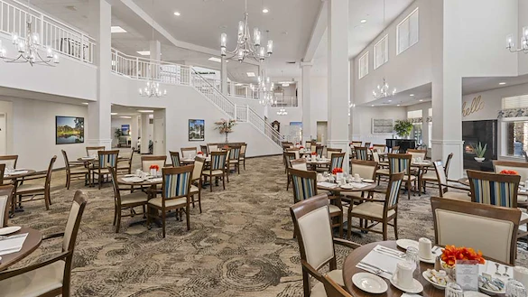 The Palms At La Quinta Gracious Retirement Living Hawthorn Senior Independent Living in La Quinta, California community dining room