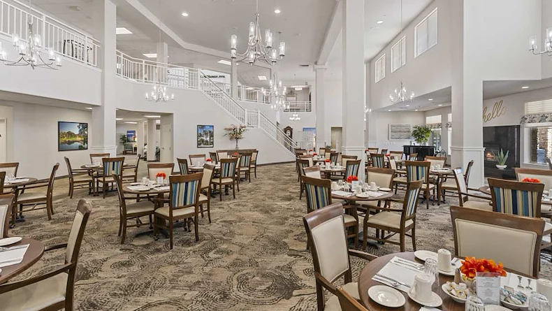 The Palms At La Quinta Gracious Retirement Living Hawthorn Senior Independent Living in La Quinta, California community dining room