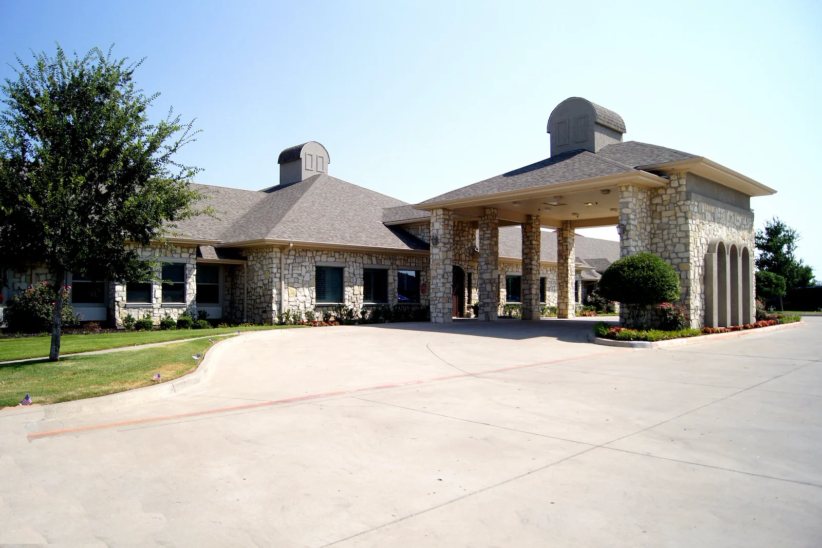 Image of Harbor Lakes Nursing & Rehab (2)