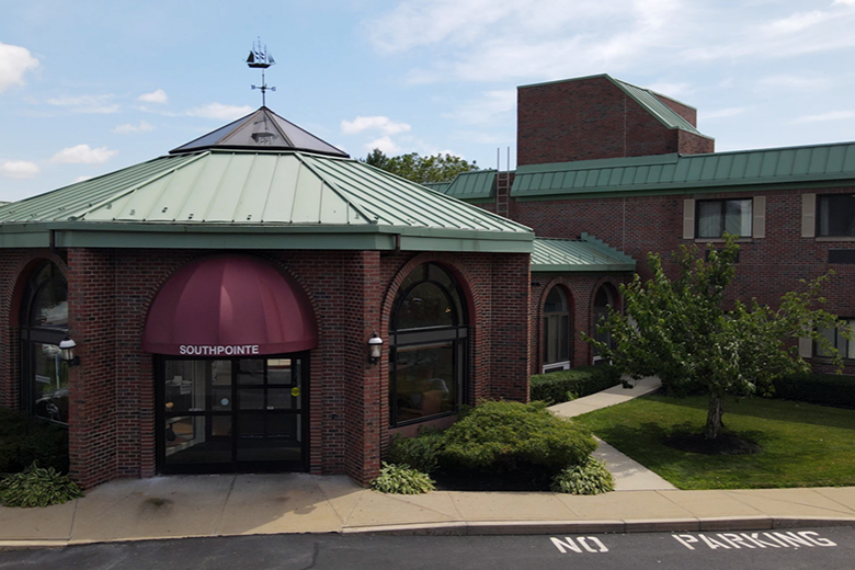 Image of AdviniaCare Southpointe (1)