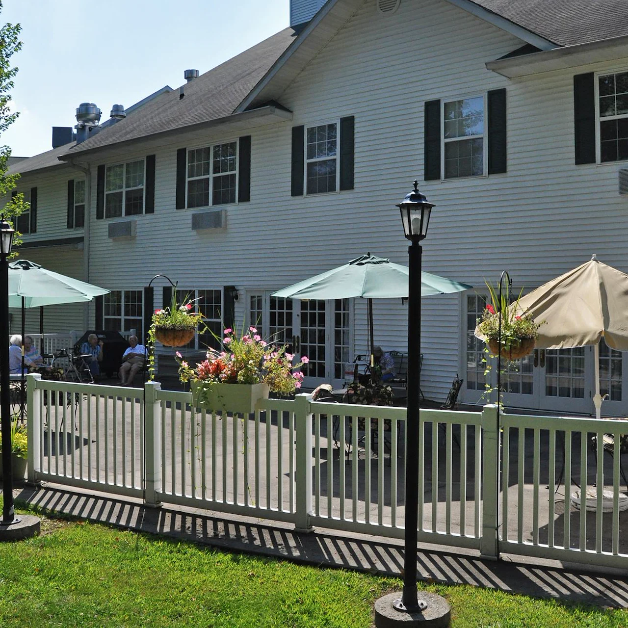 Image of Oak Woods Manor Senior Living (3)