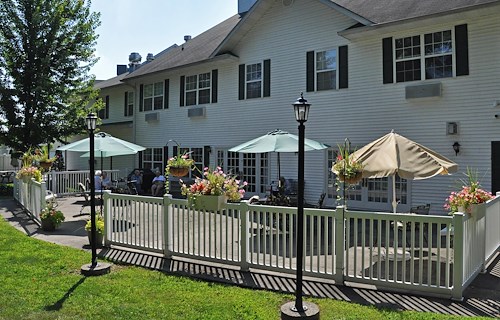 Image of Oak Woods Manor (3)