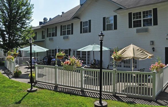 Image of Oak Woods Manor (3)