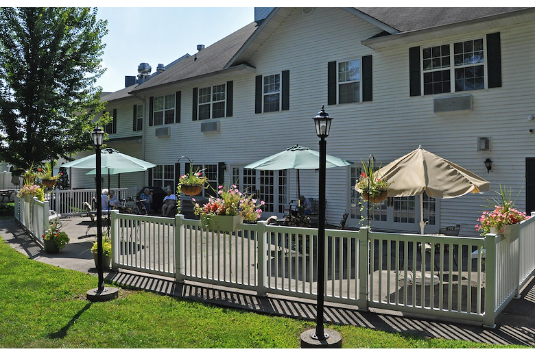 Image of Oak Woods Manor (3)