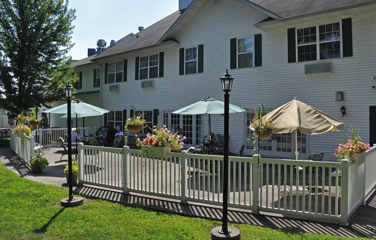 Image of Oak Woods Manor (3)