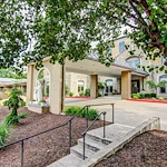 Image of Heisinger Bluffs Healthcare Western Campus (2)