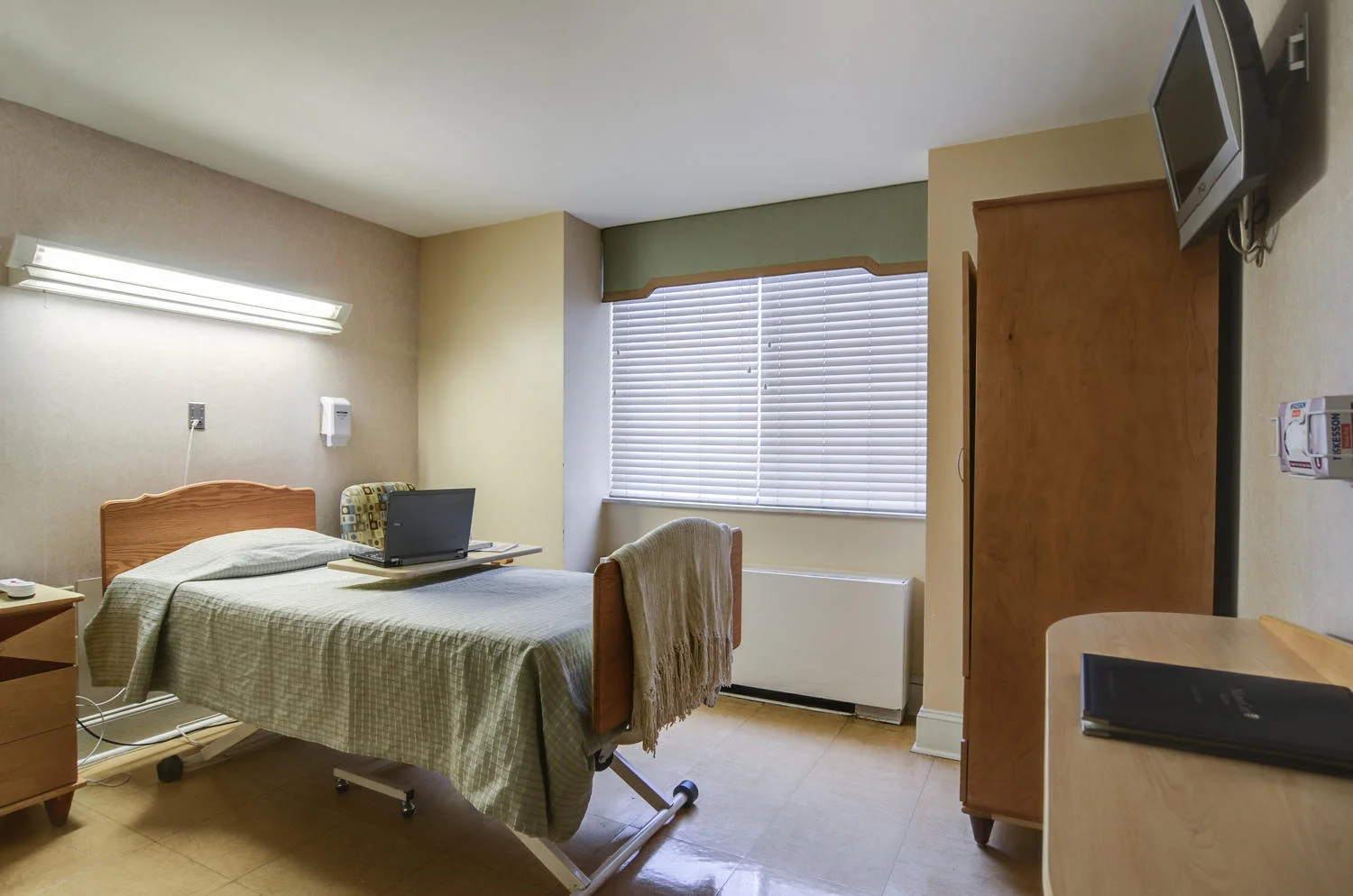 Image of Autumn Lake Healthcare At Ruxton (3)