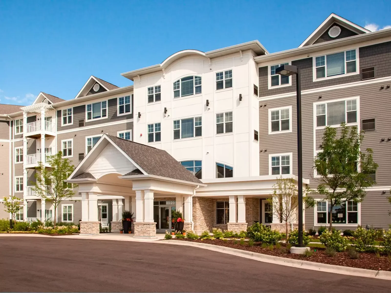 Image of StoryPoint White Bear Lake (1)