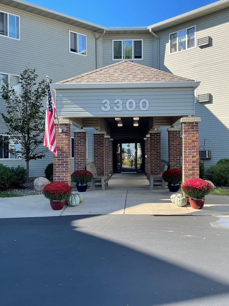 Image of London Square (2)