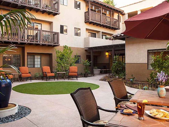 Image of Atria Del Rey (7)