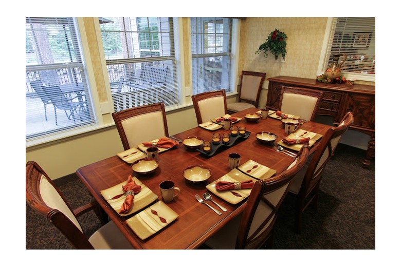 Image of Oswego Place by Bonaventure (7)