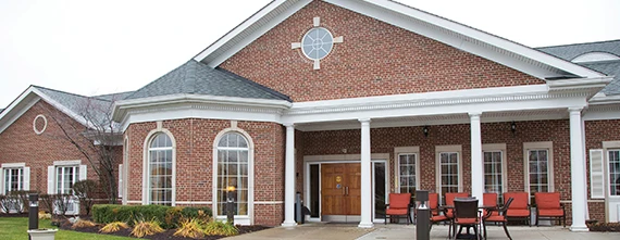 Image of Paramount Senior Living at Middleburg Heights (1)