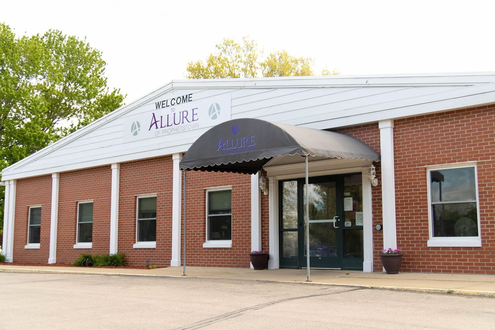 Image of Allure Of Galesburg (1)