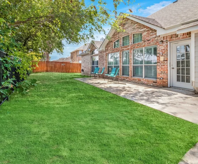 Image of Silver Leaf Waverly Lane (2)