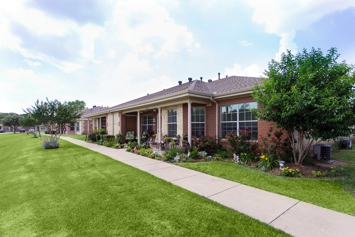 Image of Autumn Oaks of Corinth (1)