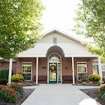 Heritage Park Assisted Senior Living & Garden Homes in Fort Wayne, IN front exterior garden home entrance