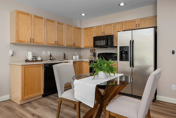 Chateau Bothell Landing in Bothell, WA, apartment kitchen and dining room