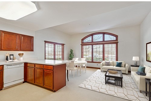 Image of Colonnades Assisted Living (8)