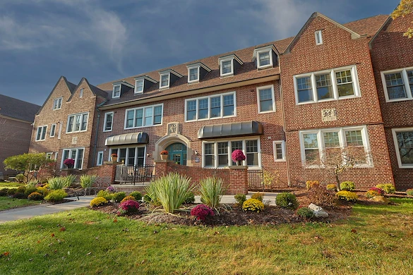 Image of Corewell Health Rehabilitation & Nursing Center - Commons Farmington Hills (1)