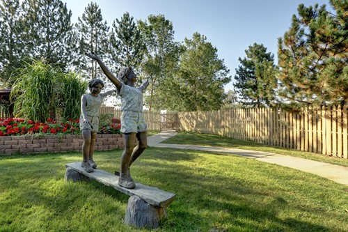 The serene and secure backyard of our Nightingale Lane Memory Care community. 