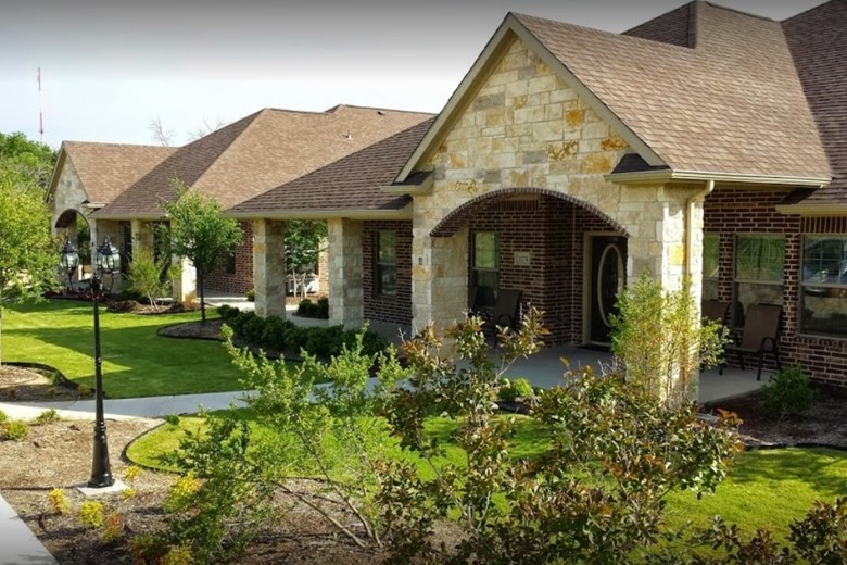 Image of Mayberry Gardens - Garland (1)