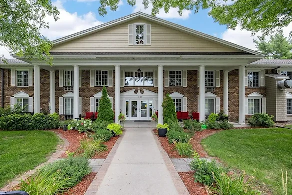 Image of Brown Deer Place (1)