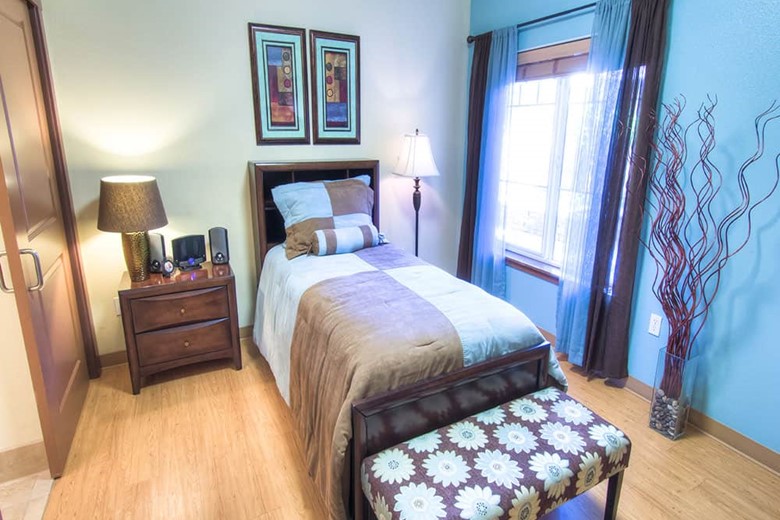Image of Lake View Terrace Memory Care Residence (9)