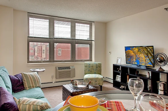 Image of Senior Suites of Midway Village (10)