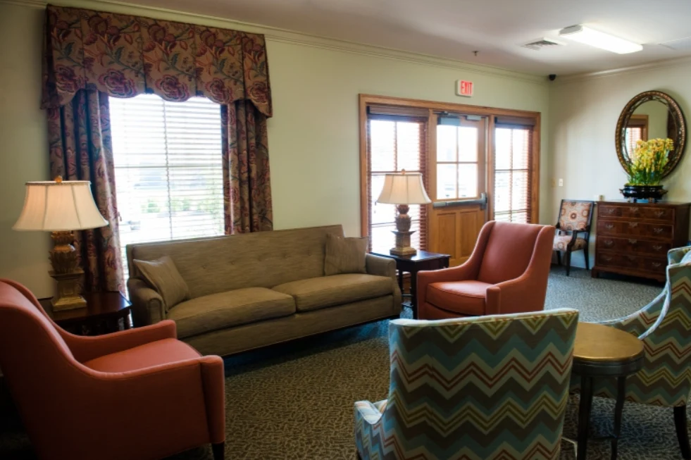 Image of Lady Of The Oaks Retirement Manor (3)