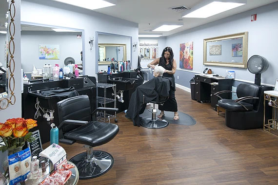 Allegro Tallahassee senior living offering independent living, assisted living, and respite care in Tallahassee, FL, beauty salon