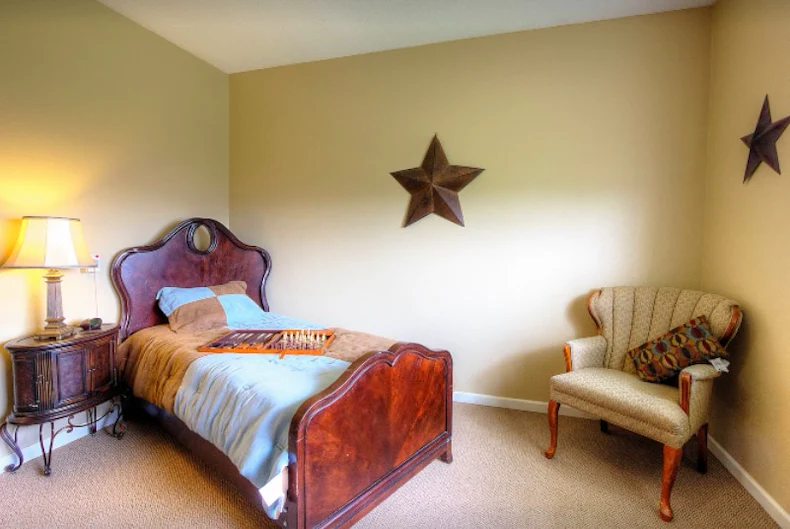 Pathfinder Senior Living in Fremont, NE, bedroom