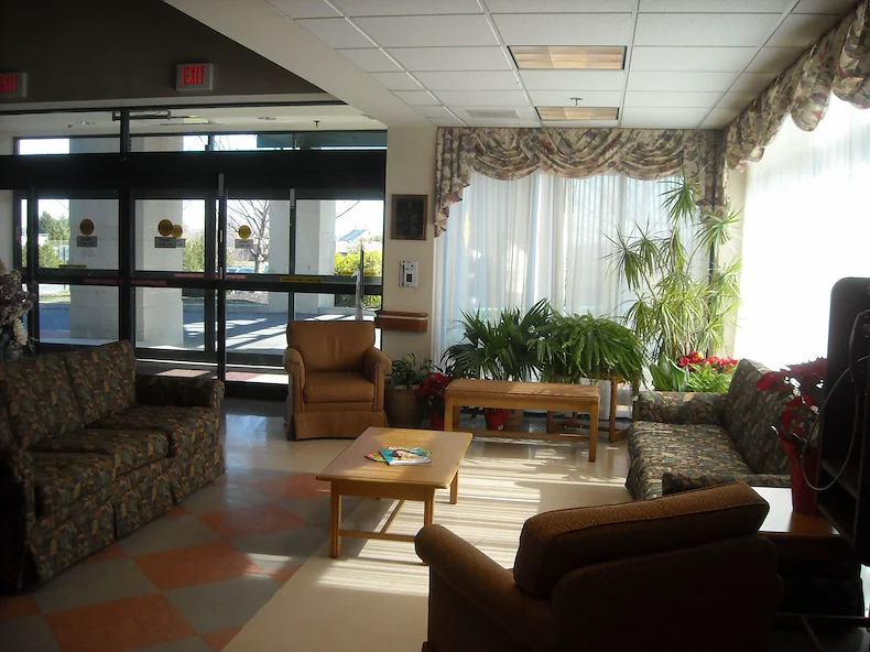 Image of Neshaminy Manor Home (4)