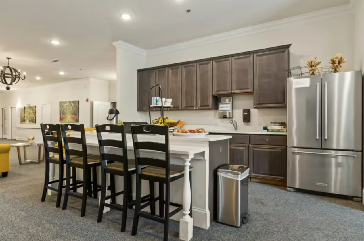 Image of The Mansions at Alpharetta - Assisted Living & Memory Care (6)