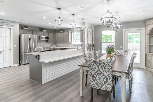 Image of Silver Leaf Denison on Crawford (2)