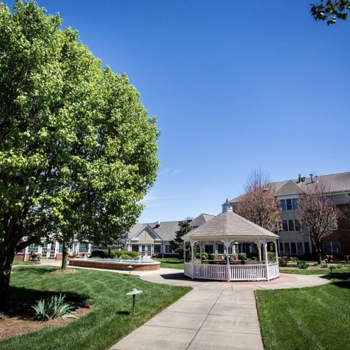 Image of Village Manor in Bowling Green (1)