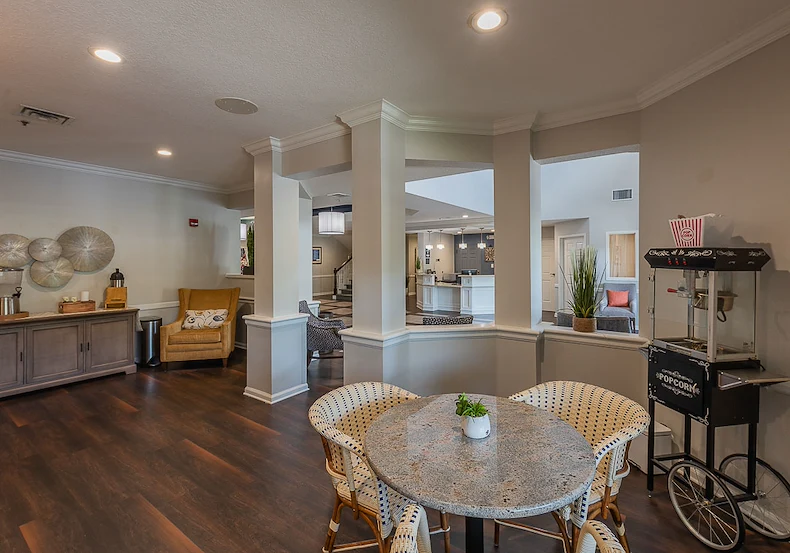 Image of The Colonnade at Beckett Lake (8)