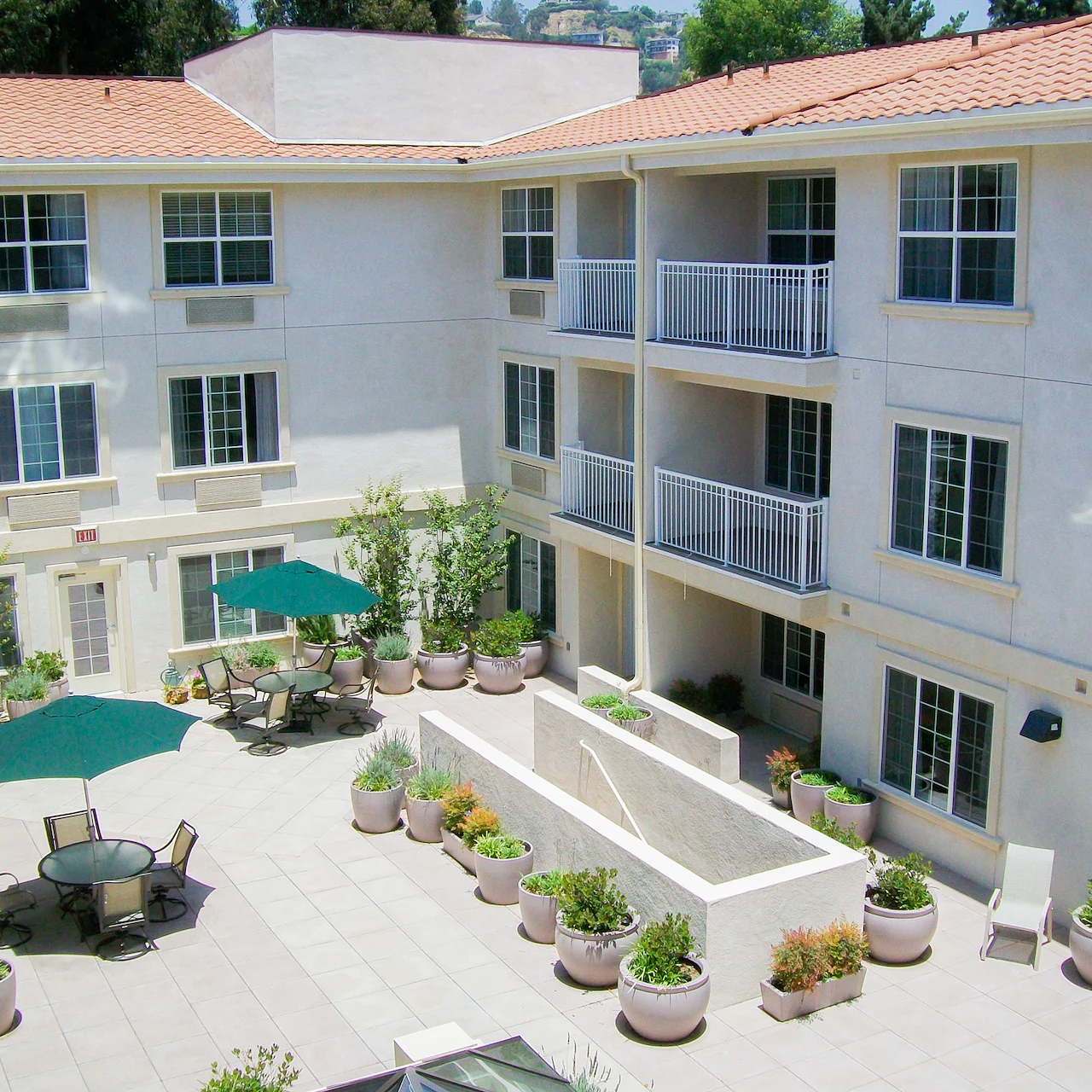 Scholl Canyon Estates Gracious Retirement Living Hawthorn Senior Independent Living in Glendale, California rear exterior