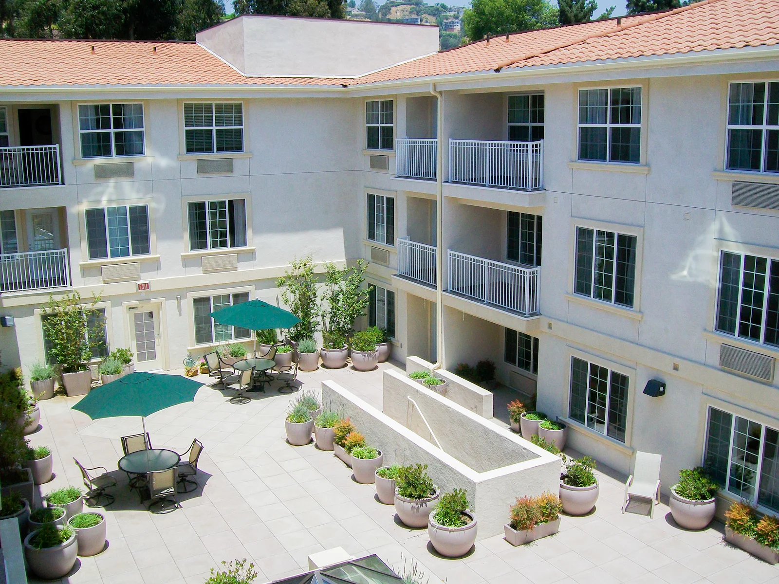 Scholl Canyon Estates Gracious Retirement Living Hawthorn Senior Independent Living in Glendale, California rear exterior