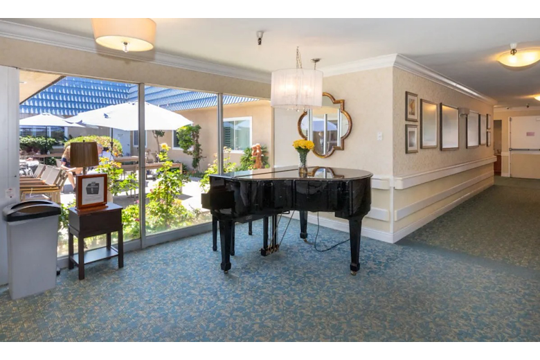Image of Alamitos Belmont Health And Rehabilitation (7)