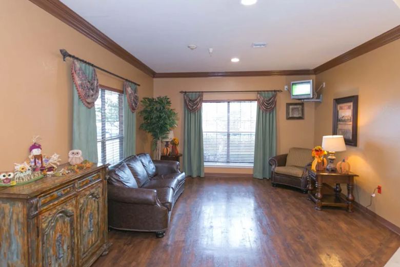 Image of Legend Oaks Healthcare & Rehabilitation (5)