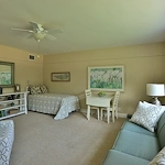 Franklin Manor Suites and Studio Apartments