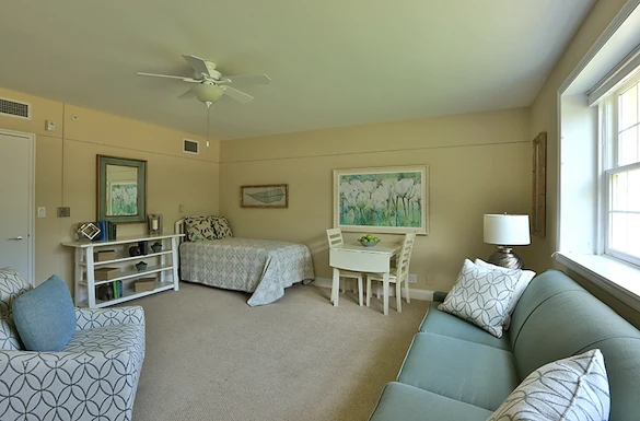 Franklin Manor Suites and Studio Apartments